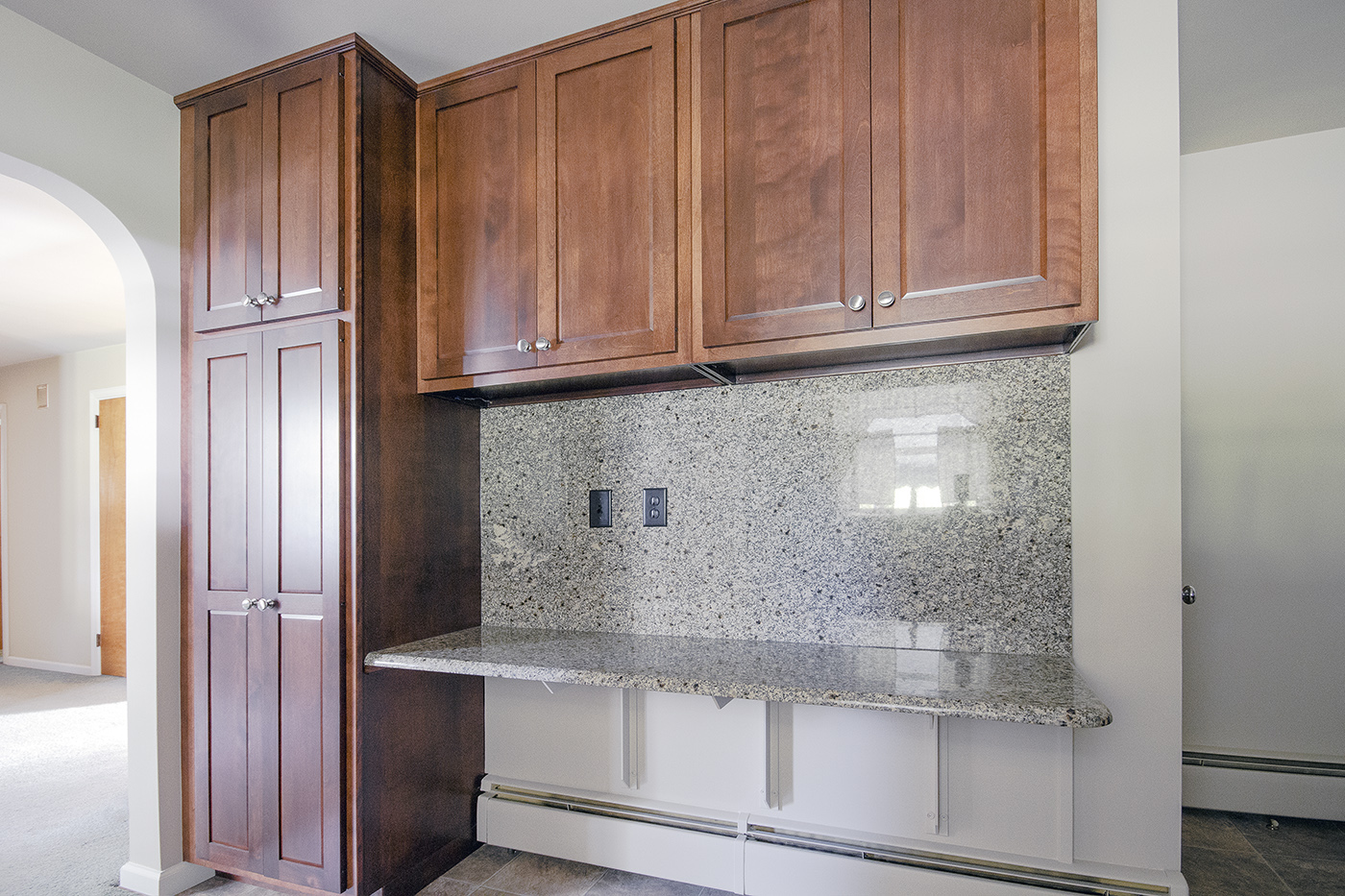 A kitchen after being remodeled.