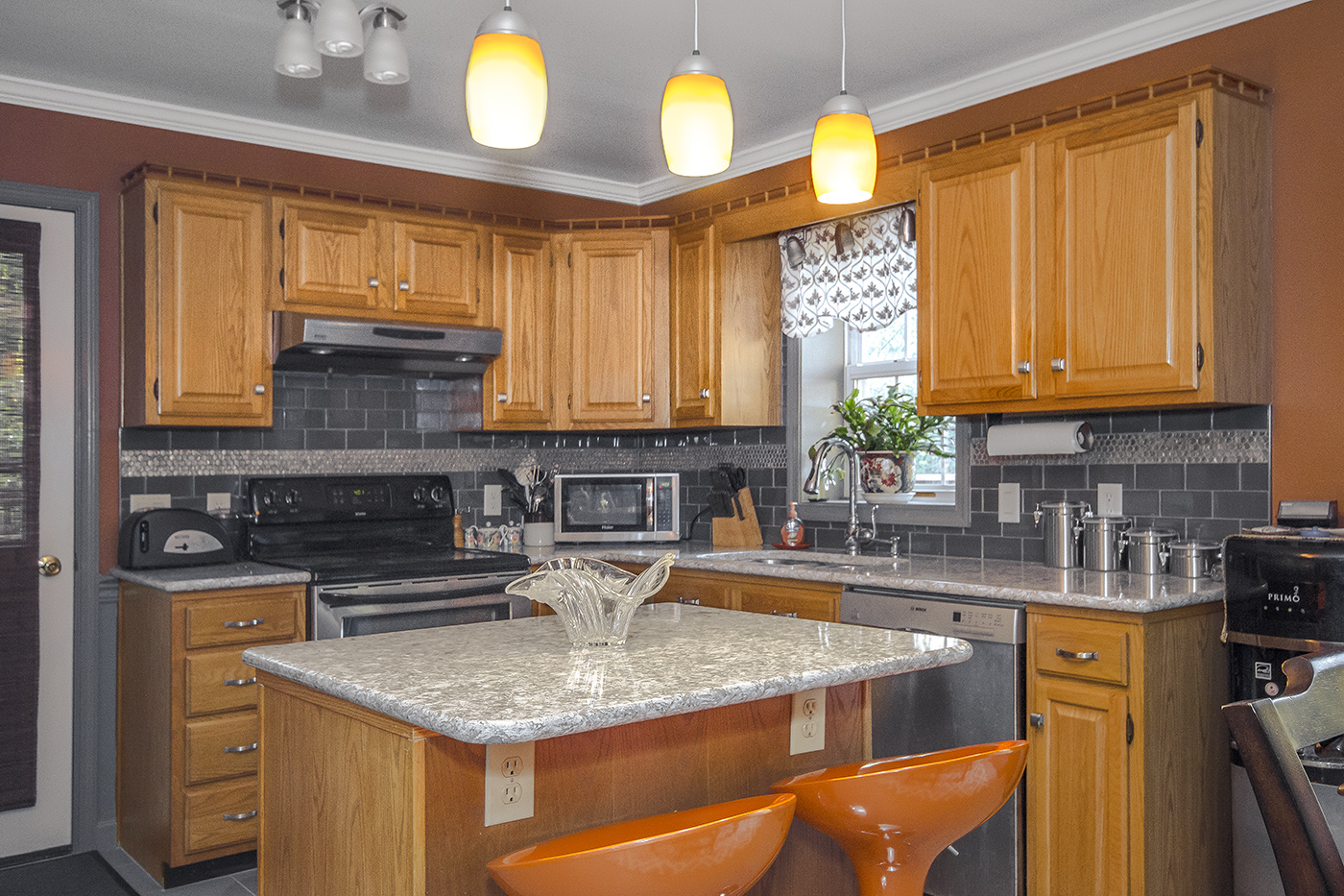 A beautifully remodeled kitchen.